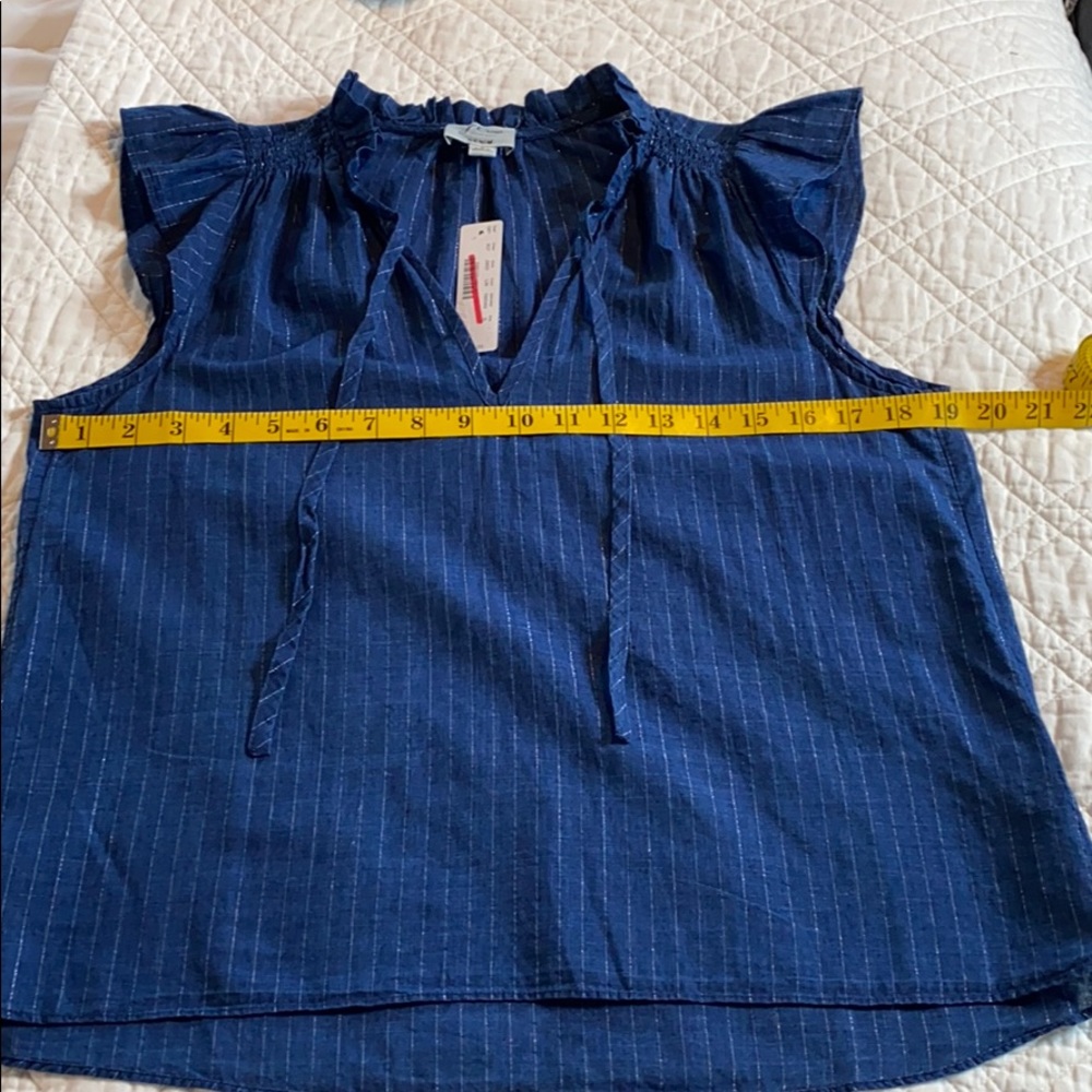 J CREW Top - Picture 3 of 7